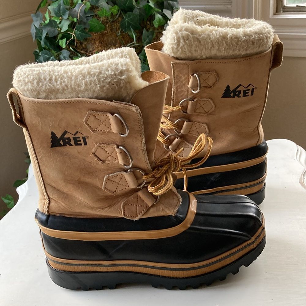 REI Tan and Black Insulated Winter Rain Boots with Fleece Lining